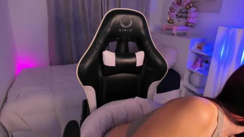 Snapshot of gaby_yummy chatting on 6, 4, 2026 Gabriela online show from 6, 4, 2026