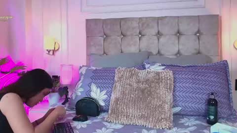 Snapshot of gabyevans4 chatting on 17, 4, 2026 GabyEvans online show from 17, 4, 2026