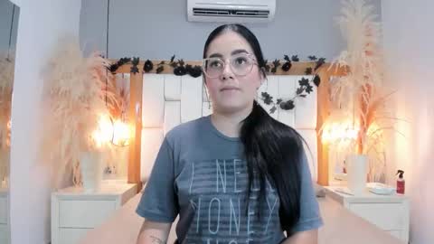 Snapshot of gabyjhons chatting on 17, 12, 2025 gabyjhons online show from 17, 12, 2025