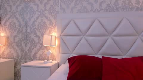 gabymoreau online show from 5, 12, 2025