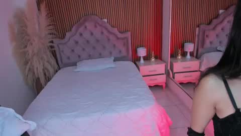 Snapshot of gabyowenss_ chatting on 16, 4, 2026 Gaby Owens online show from 16, 4, 2026