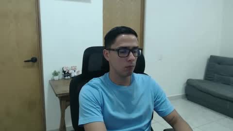 Snapshot of gallitoshi chatting on 13, 4, 2026 gallitoshi online show from 13, 4, 2026