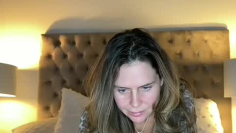 gamer_gal633618 online show from 10, 1, 2026