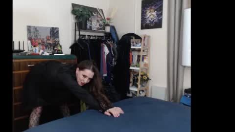 HOT  online show from 20, 12, 2025