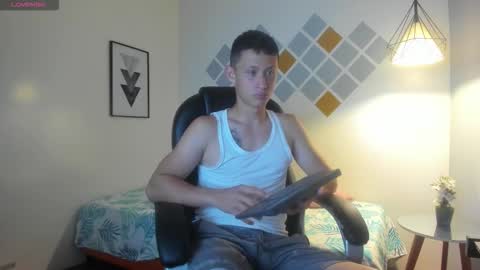 garuo_18 online show from 31, 10, 2025