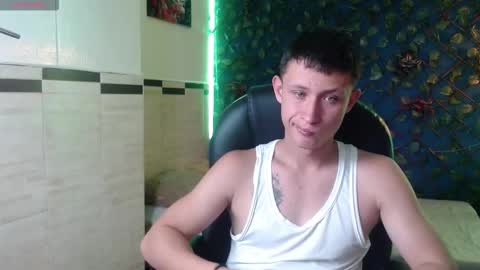 garuo_18 online show from 19, 11, 2025