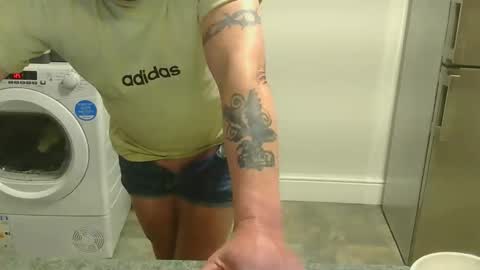 Snapshot of garybaker60 chatting on 20, 11, 2025 Gaz online show from 20, 11, 2025