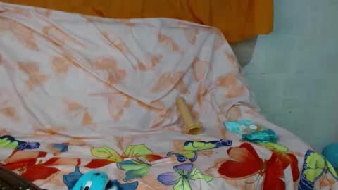 Snapshot of gatita_1997 chatting on 3, 10, 2025 estrella online show from 3, 10, 2025