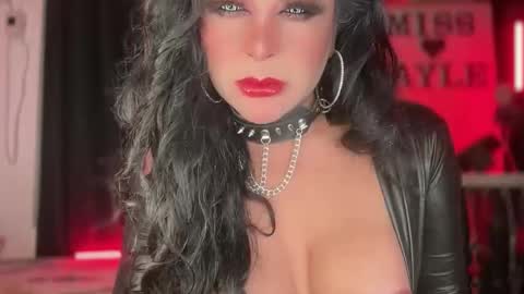 Snapshot of gaylecious chatting on 4, 11, 2025 gayle online show from 4, 11, 2025