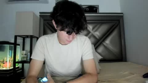 Snapshot of gayndepressed chatting on 5, 7, 2026 Trace online show from 5, 7, 2026