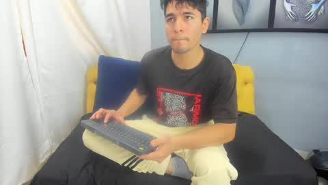 Snapshot of gean_mclovin chatting on 21, 4, 2026 Gean Mclovin online show from 21, 4, 2026