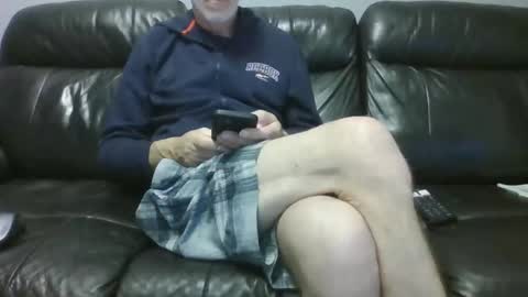 Snapshot of geeezer64 chatting on 28, 11, 2025 geeezer64 online show from 28, 11, 2025