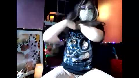 Snapshot of geekundercoverr chatting on 4, 10, 2025 geek 3 online show from 4, 10, 2025