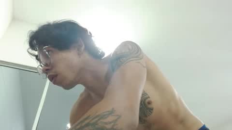 Snapshot of gekyunwasbanned chatting on 28, 11, 2025 Andrs online show from 28, 11, 2025