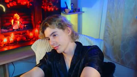 Snapshot of gemdominus chatting on 6, 10, 2025 Gem Dominus online show from 6, 10, 2025