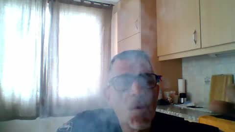 Snapshot of gen3841 chatting on 29, 4, 2026 Gen online show from 29, 4, 2026