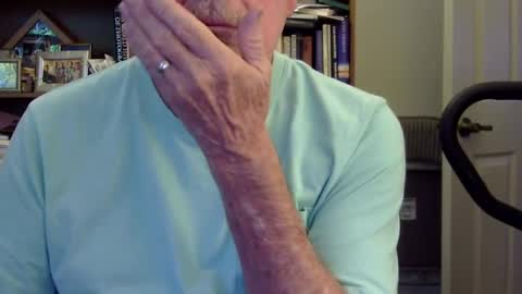 Snapshot of geneox chatting on 28, 9, 2025 GeneOx online show from 28, 9, 2025