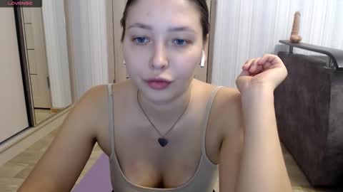 Snapshot of genev__ievee chatting on 9, 3, 2026 genev__ievee online show from 9, 3, 2026