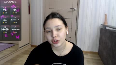 Snapshot of genev__ievee chatting on 3, 4, 2026 genev__ievee online show from 3, 4, 2026