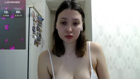 Snapshot of genev__ievee chatting on 4, 5, 2026 genev__ievee online show from 4, 5, 2026