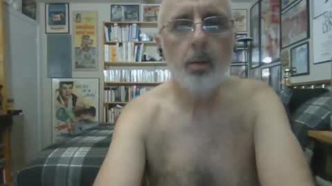 Snapshot of gentcallr chatting on 21, 11, 2025 Steve online show from 21, 11, 2025
