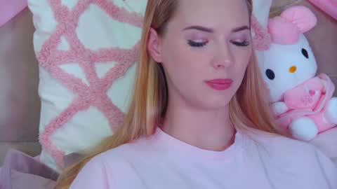 GentleRossi online show from 4, 3, 2025