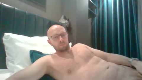 Snapshot of genuinecouple69 chatting on 3, 3, 2026 genuinecouple69 online show from 3, 3, 2026