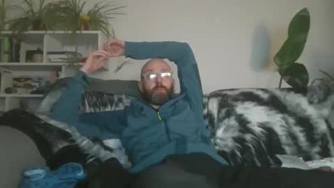 Snapshot of geon2xx chatting on 25, 9, 2025 Geon online show from 25, 9, 2025