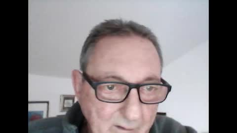 Snapshot of georg1412 chatting on 10, 4, 2026 georg1412 online show from 10, 4, 2026