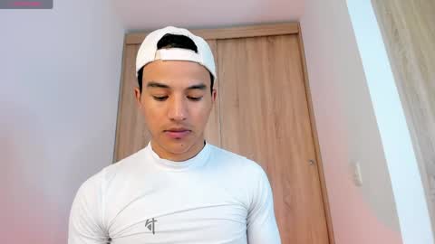 Snapshot of george_cams1 chatting on 17, 4, 2026 Jorge online show from 17, 4, 2026
