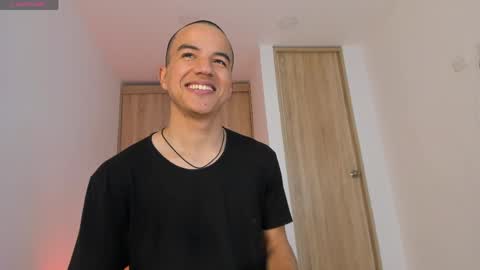Snapshot of george_cams1 chatting on 30, 4, 2026 Jorge online show from 30, 4, 2026