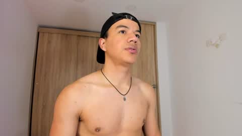 Snapshot of george_cams1 chatting on 10, 6, 2026 Jorge online show from 10, 6, 2026