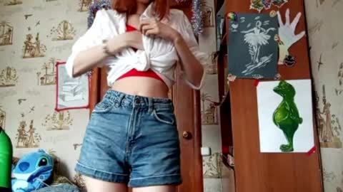 Snapshot of georgianahaeussler chatting on 10, 4, 2026 Ellie online show from 10, 4, 2026