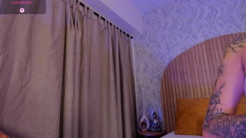 Kendal  online show from 8, 11, 2025