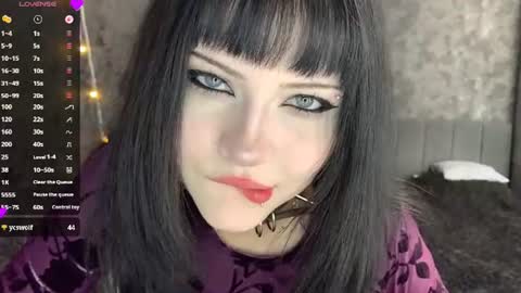 EmelyWoodes online show from 17, 6, 2026