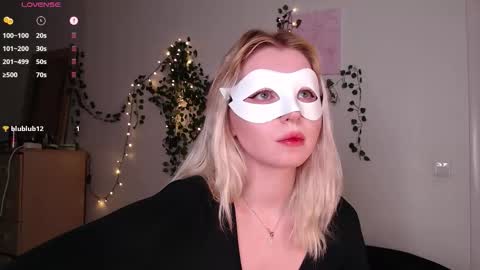 Snapshot of ggreenlightsss chatting on 15, 3, 2026 kristina and jesse online show from 15, 3, 2026