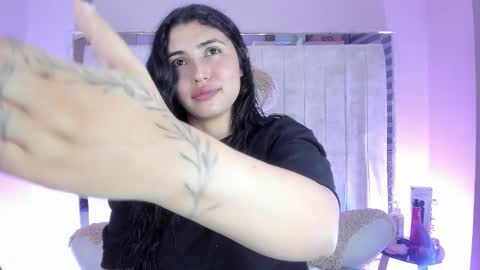 Danna Astrom online show from 28, 11, 2025