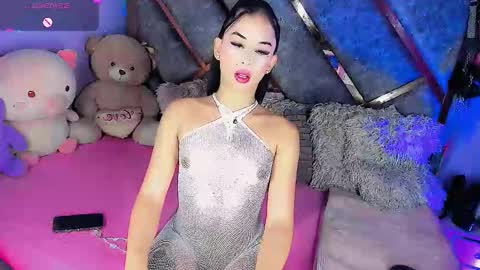 Snapshot of gia21xxx chatting on 12, 9, 2025 Gia Ferrara online show from 12, 9, 2025