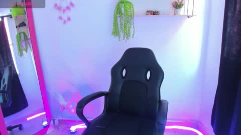 giaaaa   online show from 16, 1, 2026