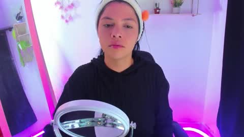 giaaaa   online show from 22, 3, 2026