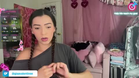 Gia online show from 1, 10, 2025