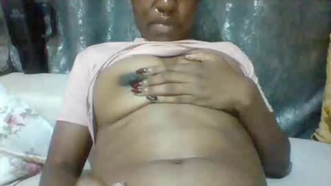 Snapshot of gianna98 chatting on 14, 11, 2025 gianna98 online show from 14, 11, 2025