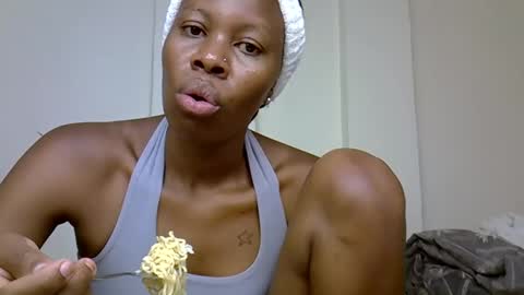 Snapshot of gianna_012 chatting on 22, 2, 2026 ENNY online show from 22, 2, 2026