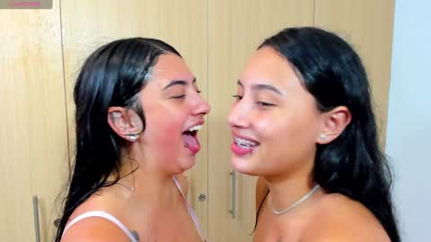 Snapshot of giannagovlea chatting on 23, 1, 2025 giannagovlea online show from 23, 1, 2025