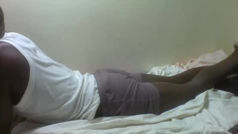 Snapshot of giant_couple chatting on 6, 2, 2026 giant_couple online show from 6, 2, 2026