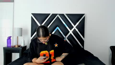 Gia and Tx online show from 25, 4, 2026