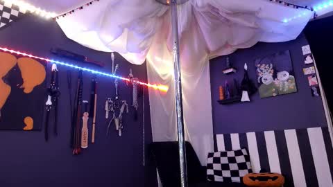 Snapshot of gigglemethis22 chatting on 8, 11, 2025 Giggles online show from 8, 11, 2025