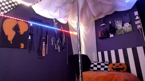 Snapshot of gigglemethis22 chatting on 14, 11, 2025 Giggles online show from 14, 11, 2025