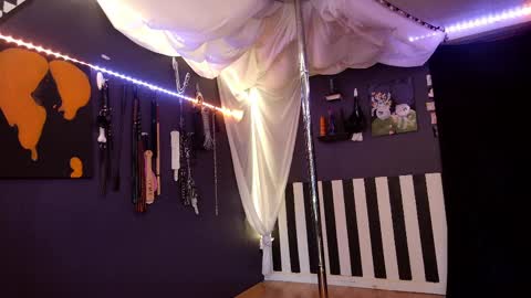 Giggles online show from 28, 3, 2026