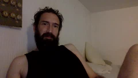 Snapshot of giggy81 chatting on 3, 11, 2025 iggy online show from 3, 11, 2025